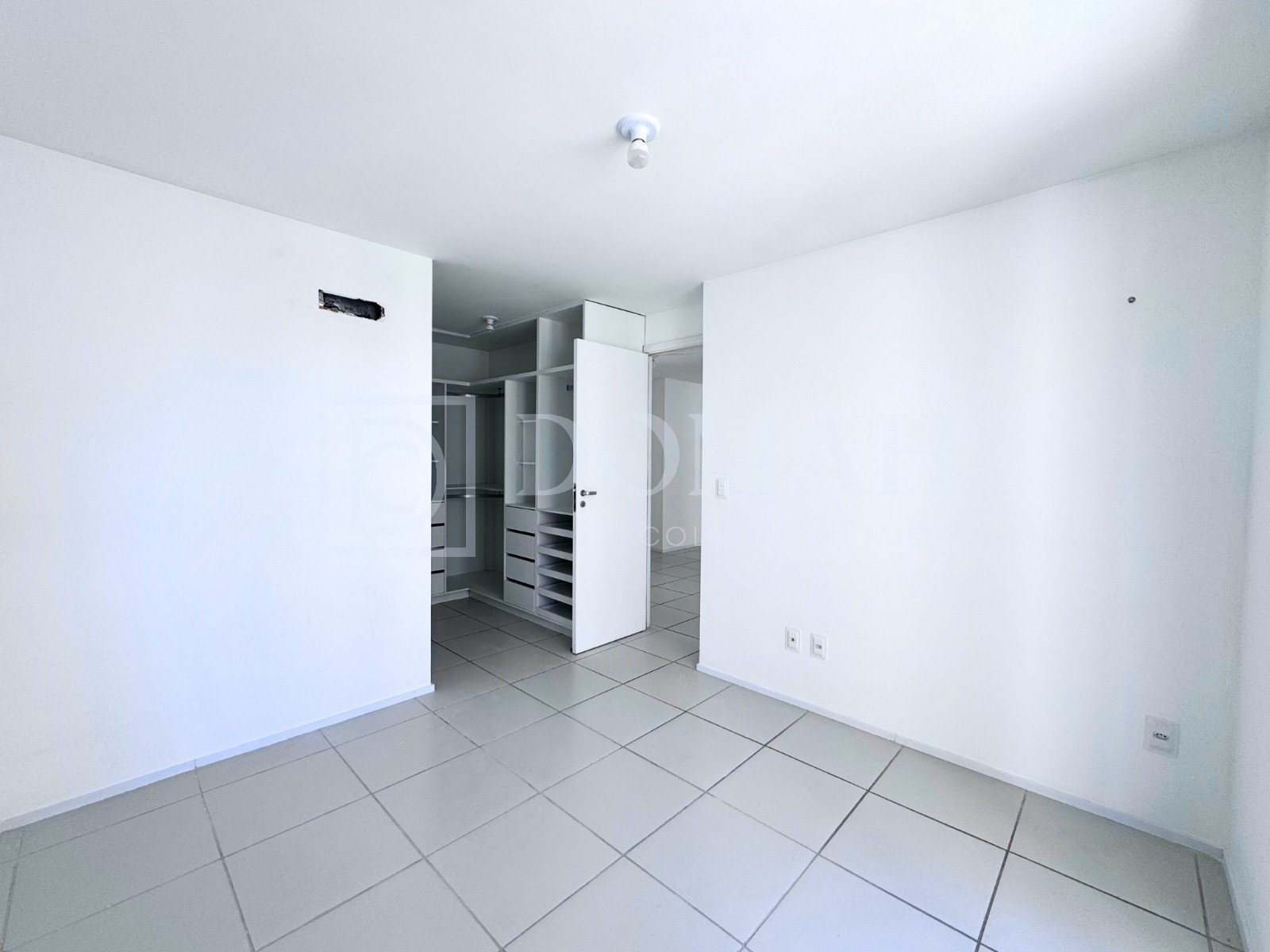 Foto 6 do imóvel Apartamento Exclusivo Frente à Praça no Parque Del Sol | 73 m² - Portal de Ávila