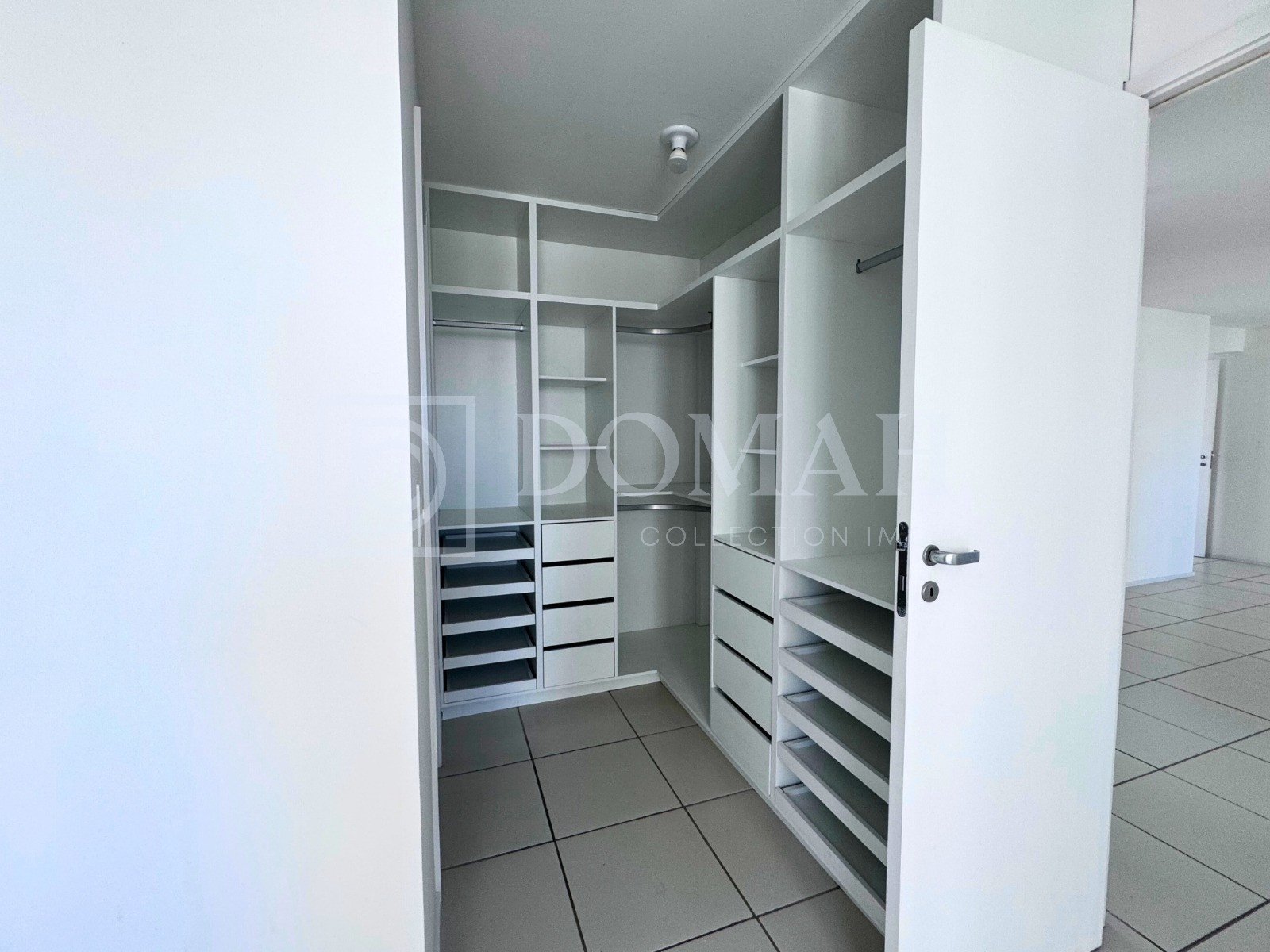 Foto 9 do imóvel Apartamento Exclusivo Frente à Praça no Parque Del Sol | 73 m² - Portal de Ávila
