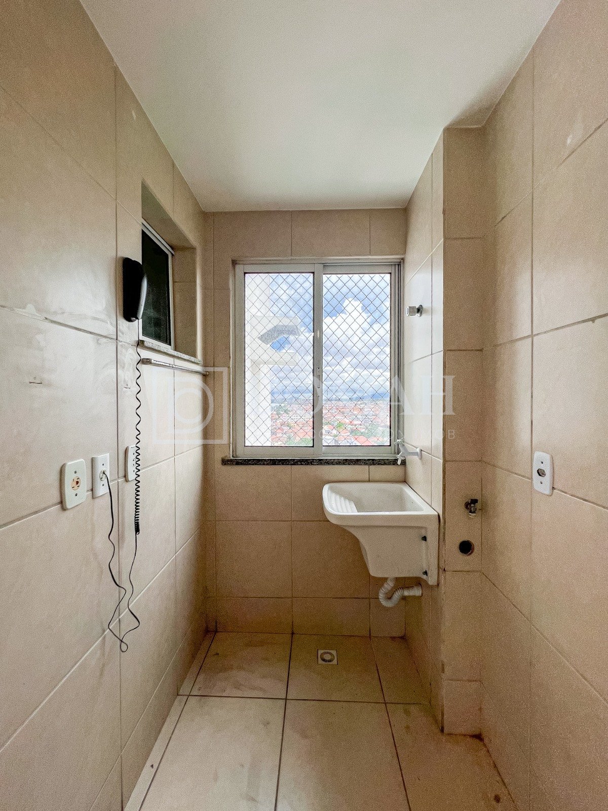 Foto 6 do imóvel Apartamento três quartos no Dionísio Torres