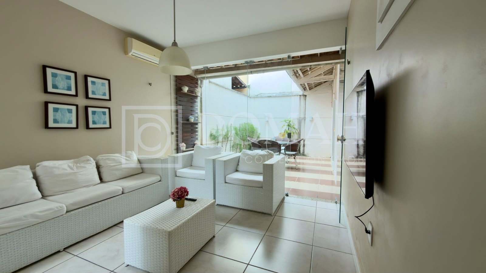 Foto 7 do imóvel Casa em Condomínio fechada com lago privativo