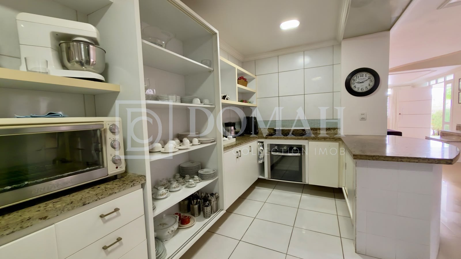Foto 8 do imóvel Casa em Condomínio fechada com lago privativo