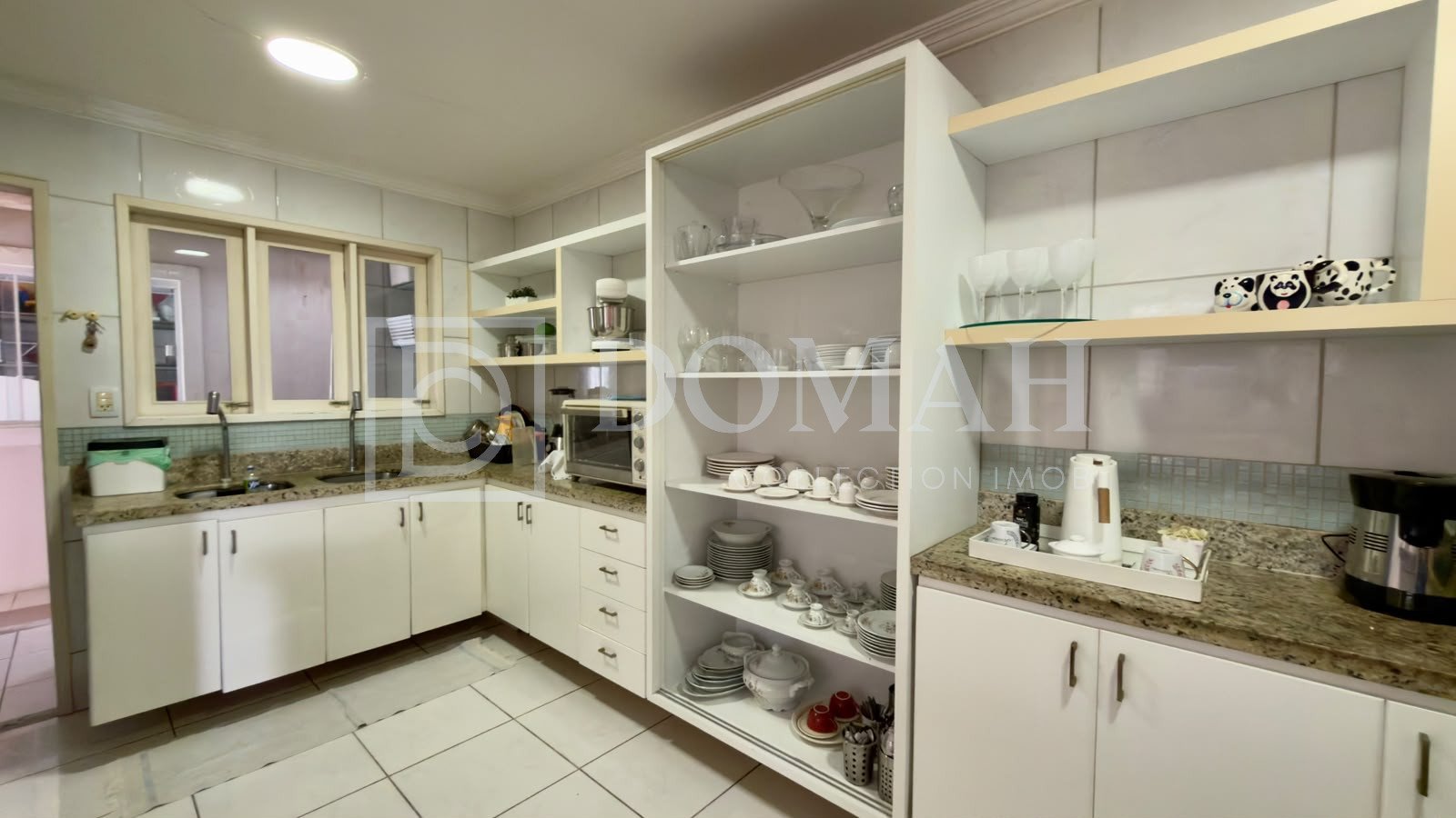 Foto 19 do imóvel Casa em Condomínio fechada com lago privativo