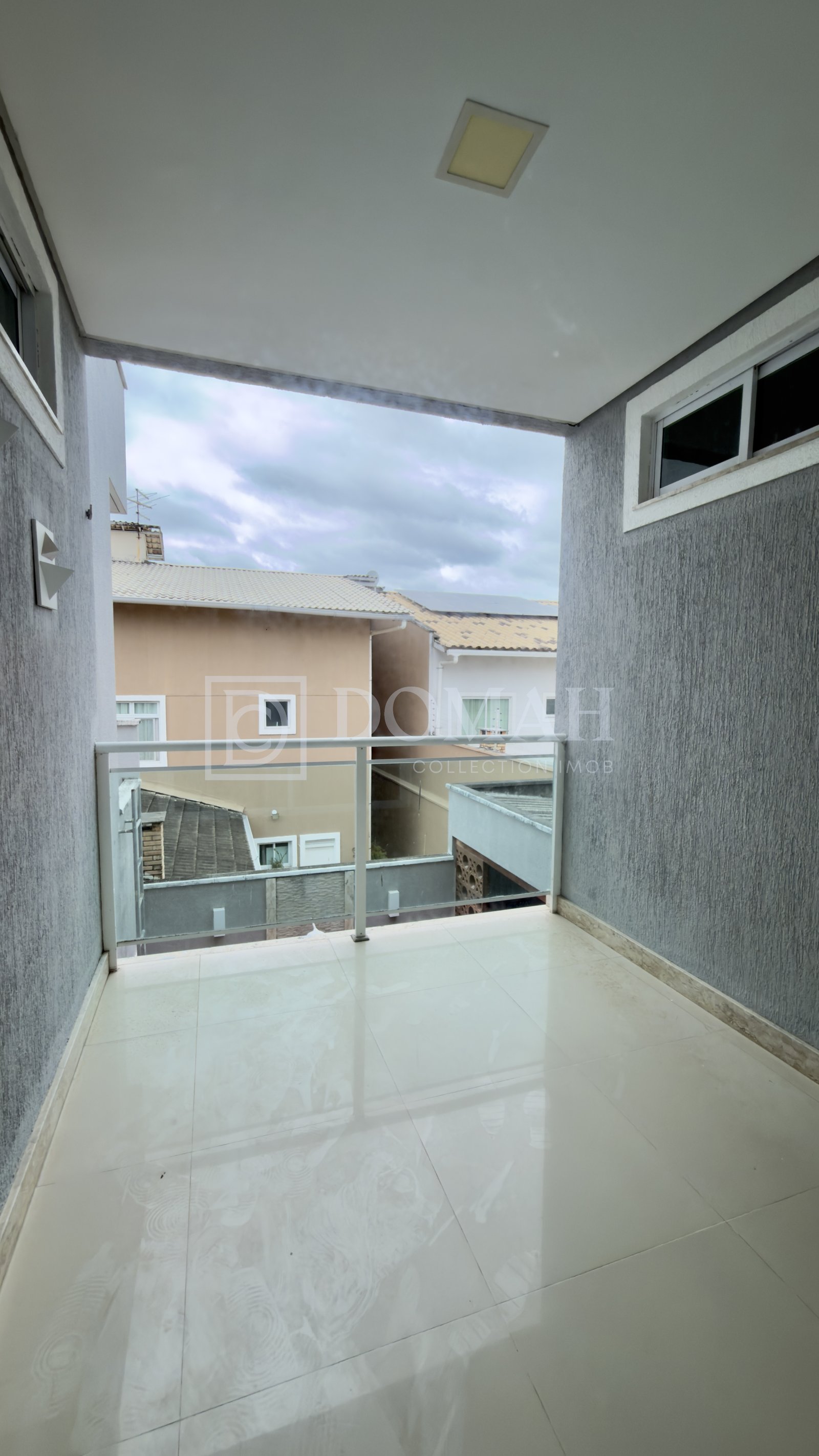 Casa duplex moderna com lago privativo - Foto 4